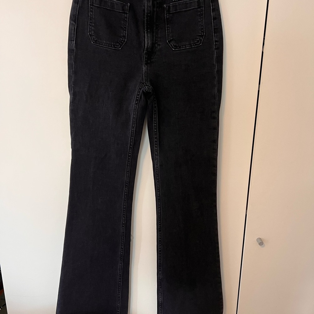 GAP Women's High Waisted Rinsed Black Flare Jeans